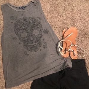 Destructed skull tank